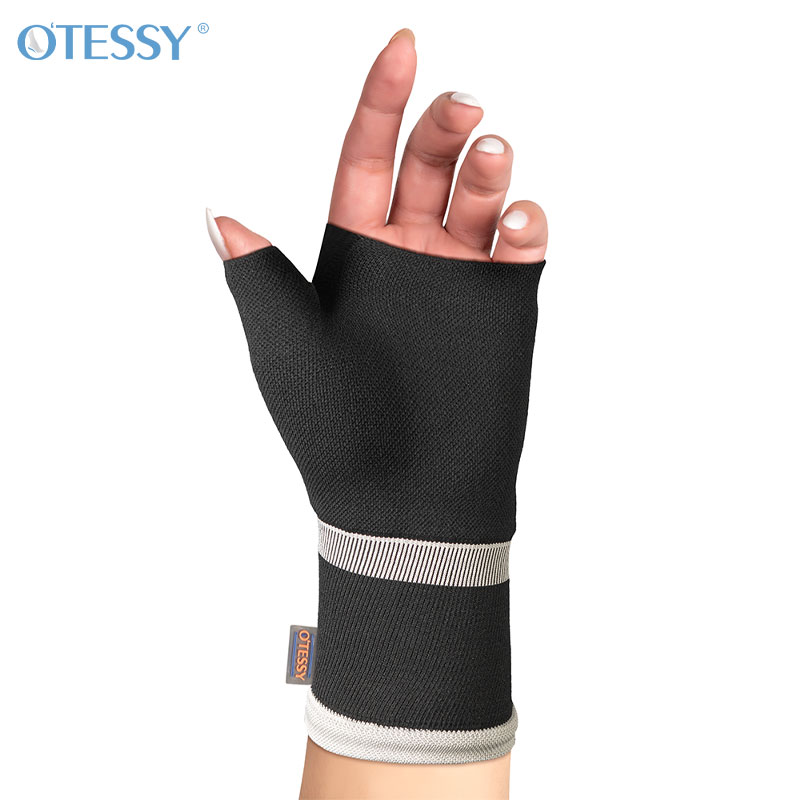otessy-elastic-wristband-and-thumb-band-model-tw13-min
